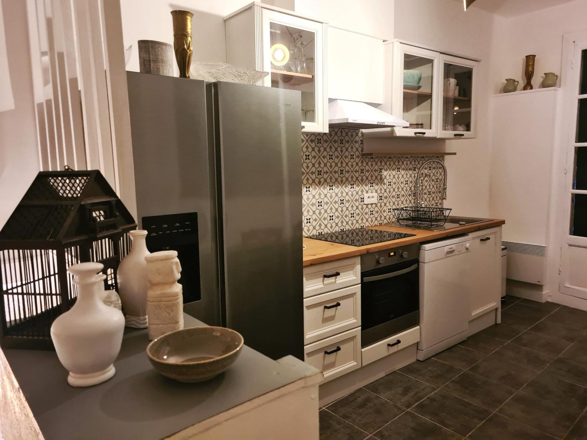 Gite En Face Du Chateau De Nizas, 4 Chambres D'Hotes Et 1 Appartement Familial Avec 2 Chambres מראה חיצוני תמונה